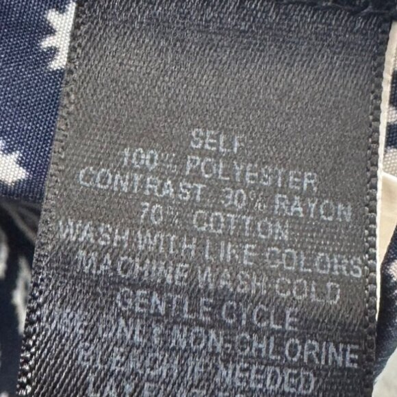 Torrid Sleeveless Diamond Print Top With Lace Yoke Navy/White Size 1X - Picture 5 of 6